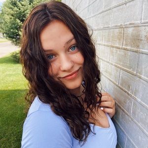 Meet your Posher, Delana